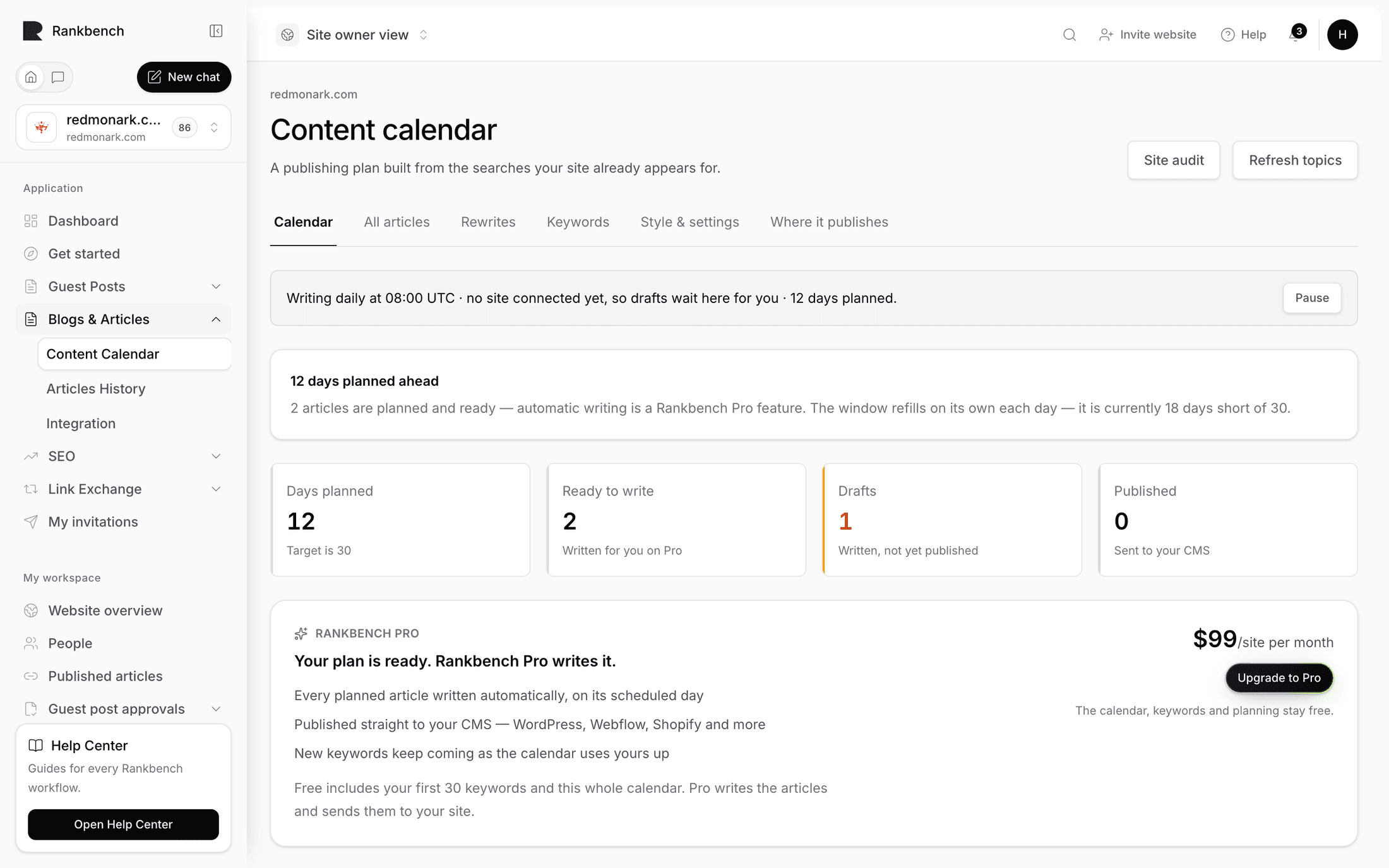 The content calendar with its status line, tiles and month grid